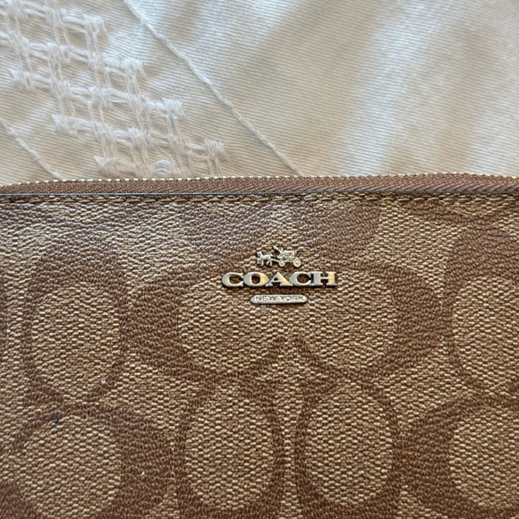 Coach Wristlet - Picture 2 of 6